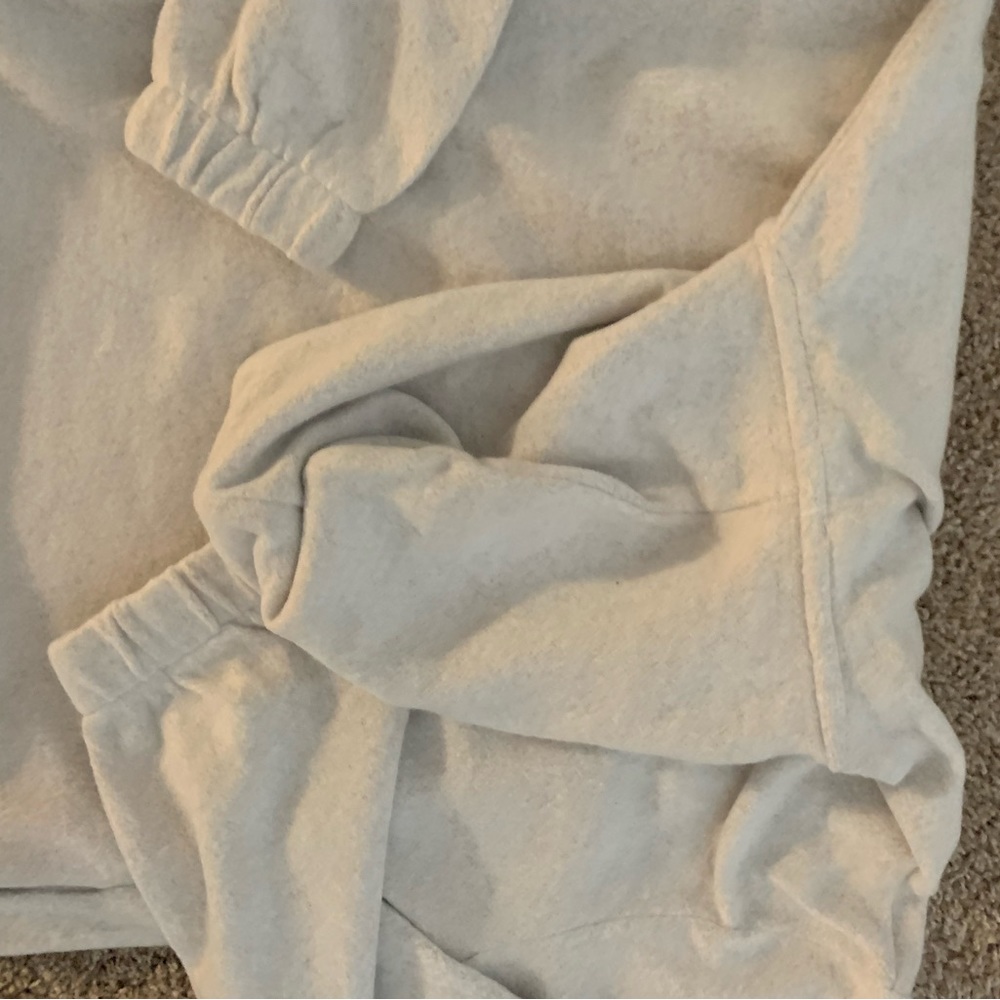 BRAND NEW Soft sweatshirt Oyster White Size Small